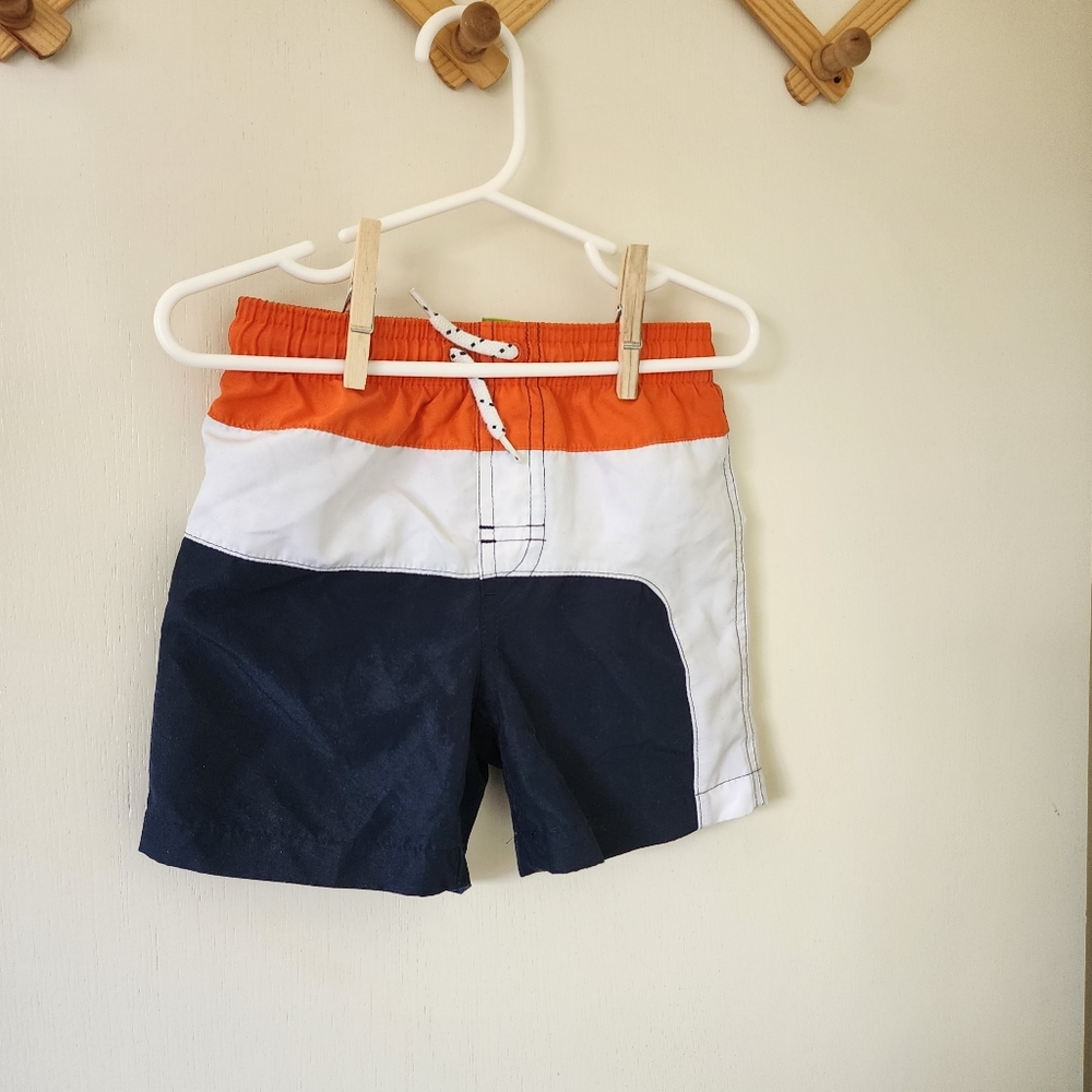 ⭐️5/$25 Green day 24m swim trunk used good condition